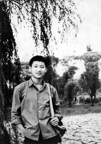 這是1972年，插隊(duì)回京探親時(shí)的習(xí)近平。