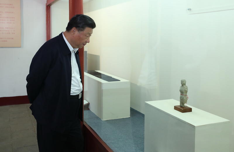 2021年5月12日，習(xí)近平總書記在南陽市考察東漢醫(yī)學(xué)家張仲景的墓祠紀(jì)念地醫(yī)圣祠。 