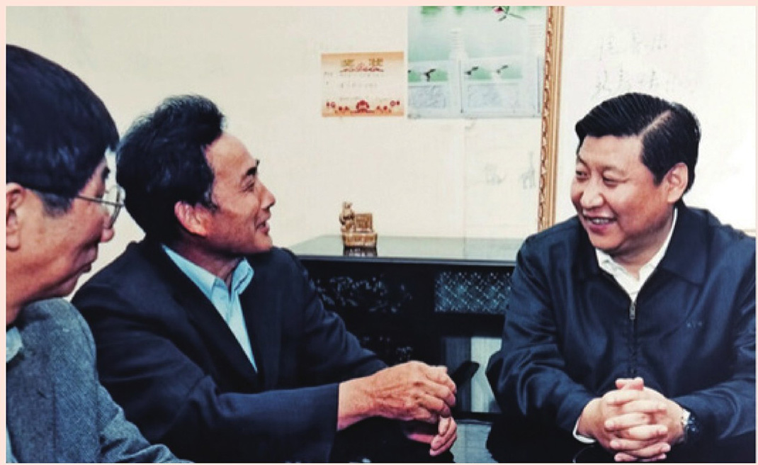 2003年4月24日，時(shí)任浙江省委書記習(xí)近平在浙江下姜村調(diào)研。